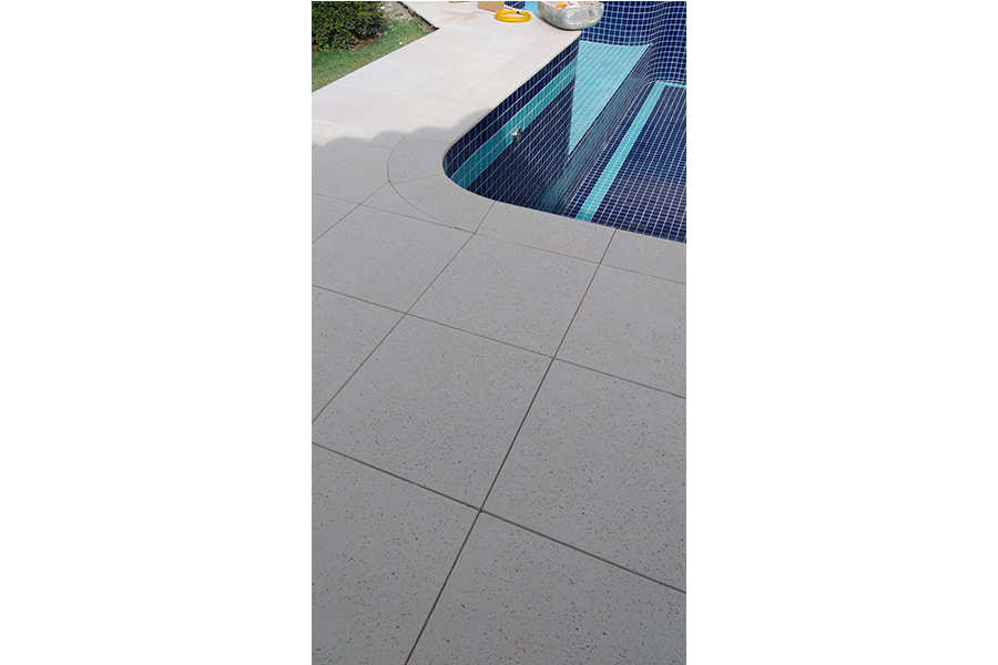 carrossel 18 piso-cimenticio-atermico-para-piscina-50x50
