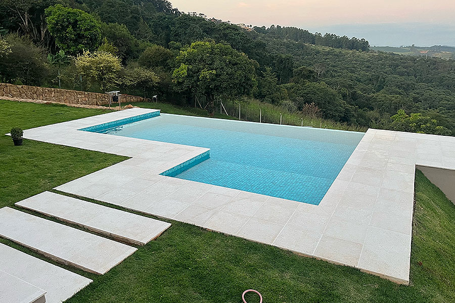 carrossel 8 piso-cimenticio-atermico-para-piscina-002